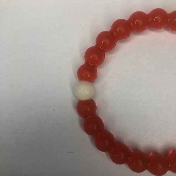 red Lokai Save the Children bracelet - Picture 3 of 3